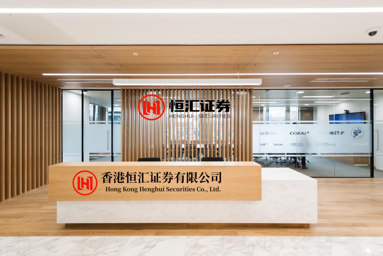 豪泰配资 4-1 2-1 1-0 中超疯狂一夜！海港大胜西海岸 蓉城领跑 河南赢玉昆
